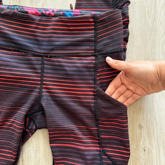 Lululemon leggings size 4 with pockets - Picture 6 of 7